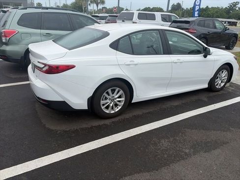 Used 2025 Toyota Camry LE FWD image 4