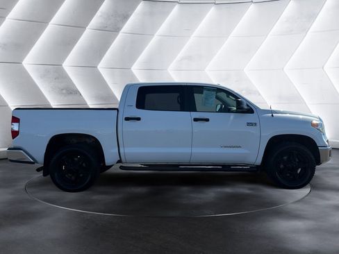 Used 2017 Toyota Tundra SR5 w/ SR5 Upgrade Package AWD/4WD image 6