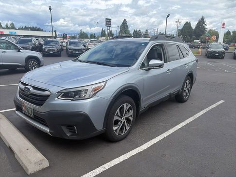 Used 2020 Subaru Outback Limited XT w/ Popular Package #2 AWD/4WD image 2