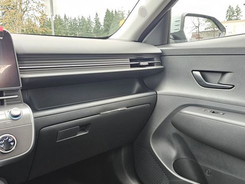 New 2026 Hyundai Kona SE image 22