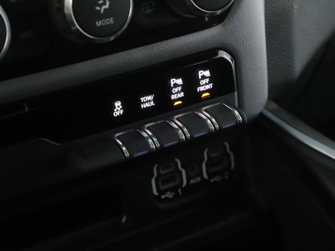 Used 2021 RAM 1500 Big Horn AWD/4WD image 15