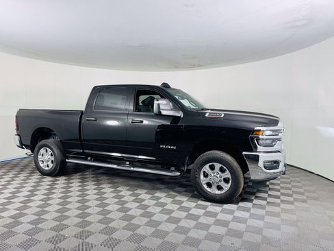 Used 2026 RAM 2500 Big Horn AWD/4WD image 4