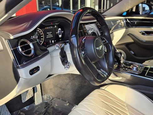 Used 2020 Bentley Flying Spur W12 image 34