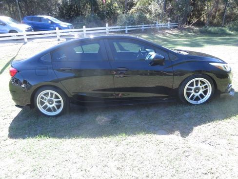 Used 2018 Chevrolet Cruze LS image 5