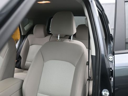 Used 2025 Kia Soul LX w/ LX Technology Package image 24