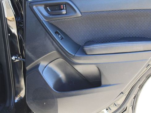 Used 2017 Subaru Forester 2.5i Premium w/ All-Weather Package image 21