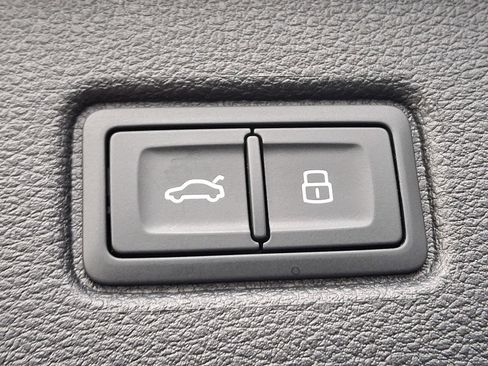 Used 2025 Audi Q7 3.0T Premium w/ Convenience Package image 30