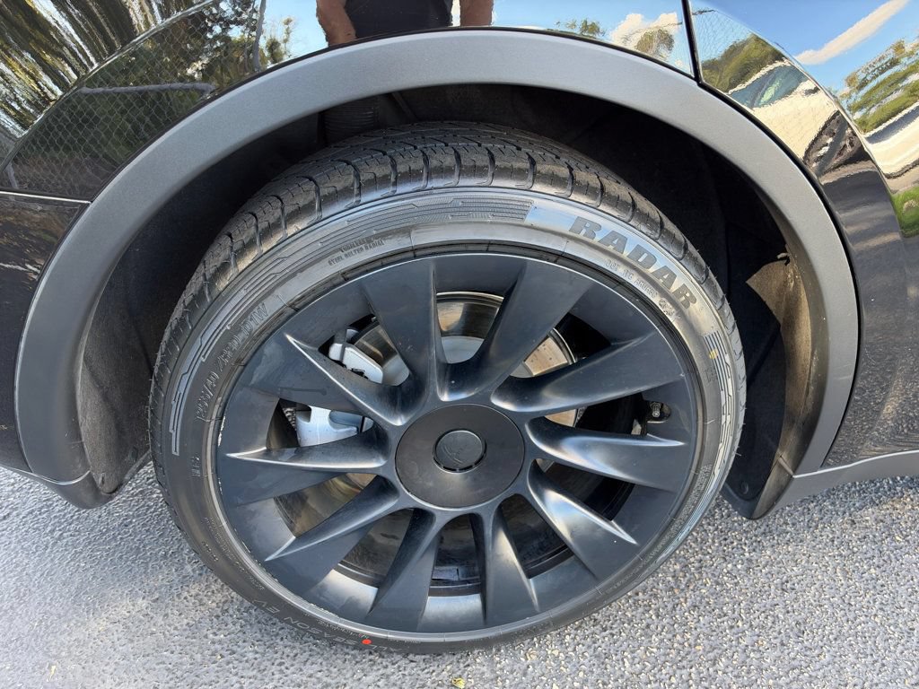 Used 2022 Tesla Model Y Long Range AWD/4WD image 36