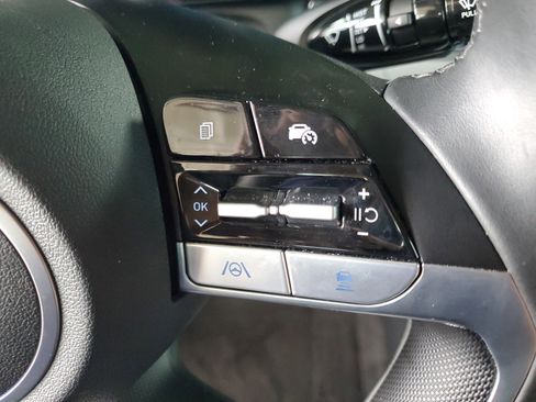 Used 2025 Hyundai Elantra Limited FWD image 25