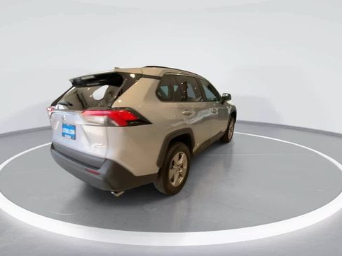 Used 2025 Toyota RAV4 XLE AWD/4WD image 8