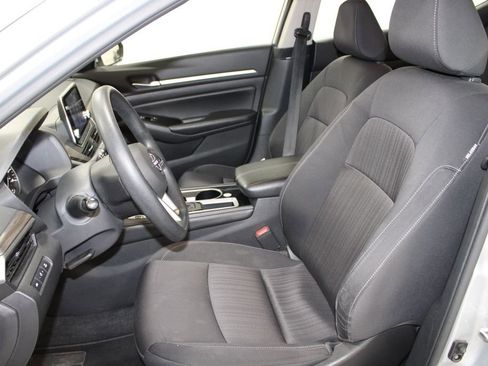 Used 2023 Nissan Altima 2.5 SV image 17