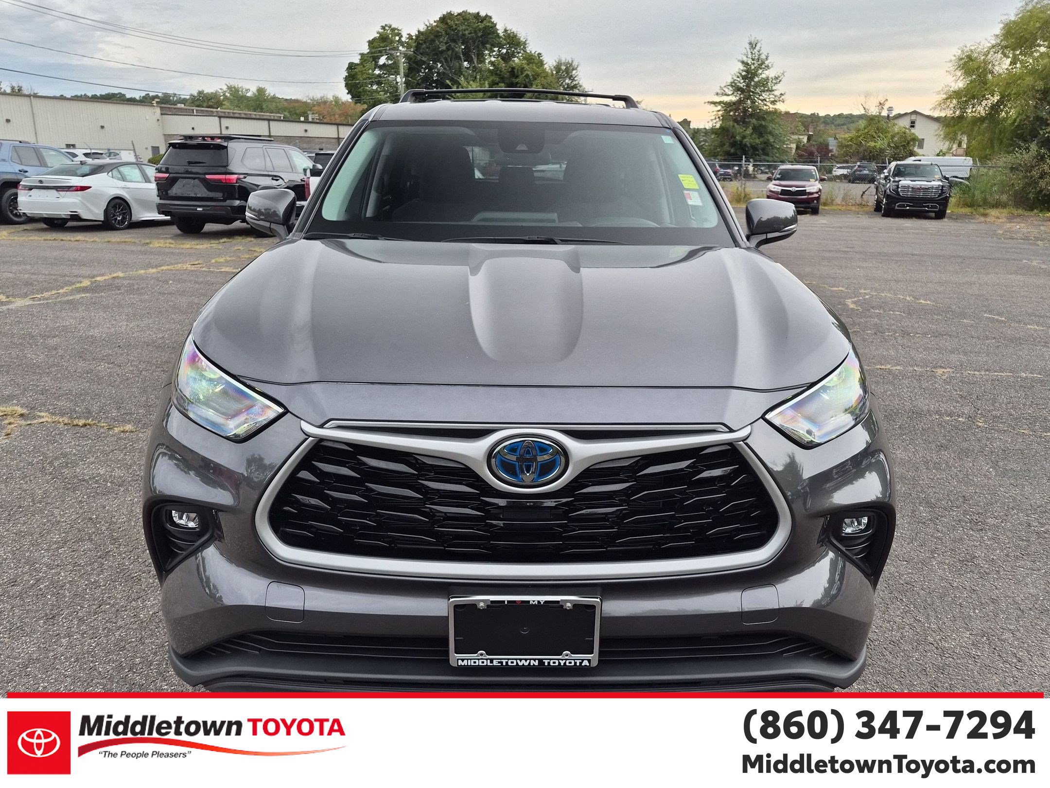 Used 2023 Toyota Highlander LE AWD/4WD image 8