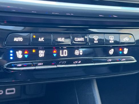 Used 2023 Chevrolet Bolt EUV Premier w/ Sun & Sound Package FWD image 29