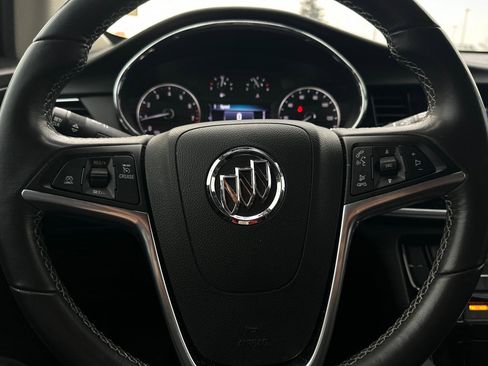 Used 2022 Buick Encore Preferred w/ Safety Package image 22