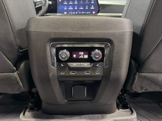 Used 2025 Chevrolet Tahoe Premier AWD/4WD image 30