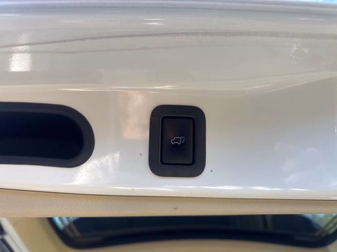 Used 2015 Toyota Highlander Limited image 20