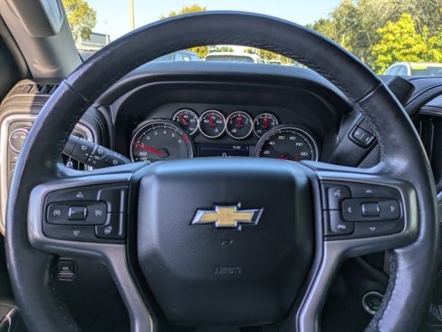 Used 2022 Chevrolet Silverado 1500 LT image 25