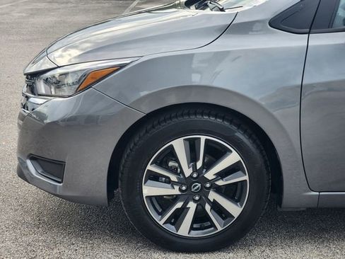 Used 2025 Nissan Versa SV image 5
