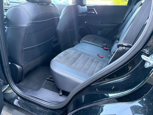 Used 2024 Mitsubishi Outlander SE AWD/4WD image 21