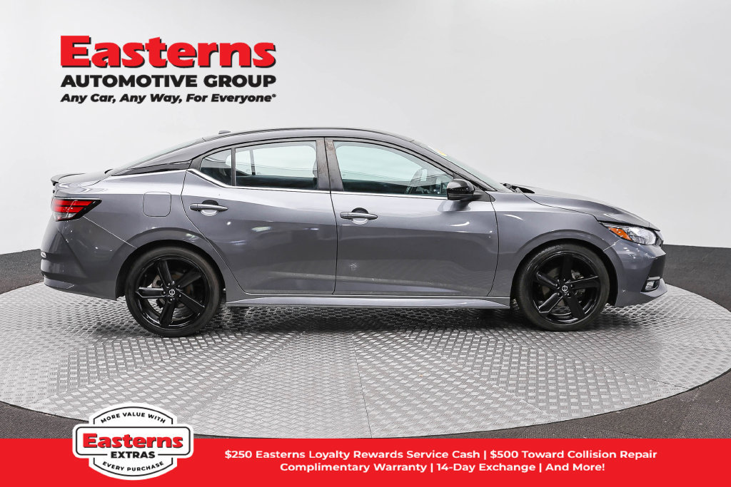 Used 2023 Nissan Sentra SR w/ Midnight Edition Package FWD image 5