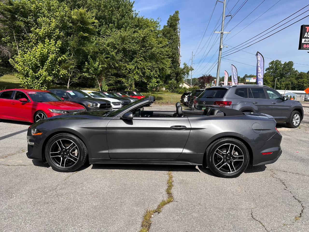 Used 2018 Ford Mustang Premium RWD image 8