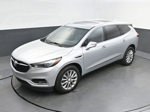 Used 2019 Buick Enclave Essence FWD image 29