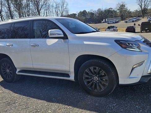 Used 2023 Lexus GX 460 Luxury image 3