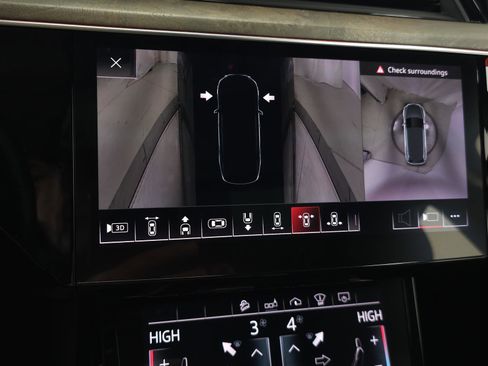 Used 2019 Audi e-tron Prestige w/ Prestige Package image 29