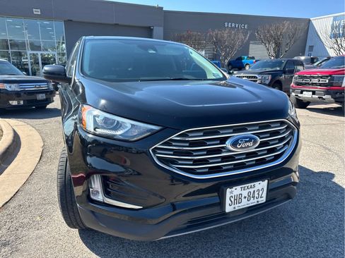 Used 2021 Ford Edge SEL image 3