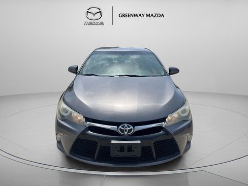 Used 2017 Toyota Camry SE FWD image 2
