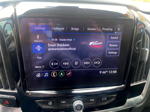 Used 2021 Chevrolet Traverse RS image 20