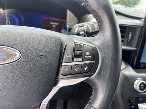 Used 2020 Ford Explorer Platinum w/ Premium Technology Package AWD/4WD image 23