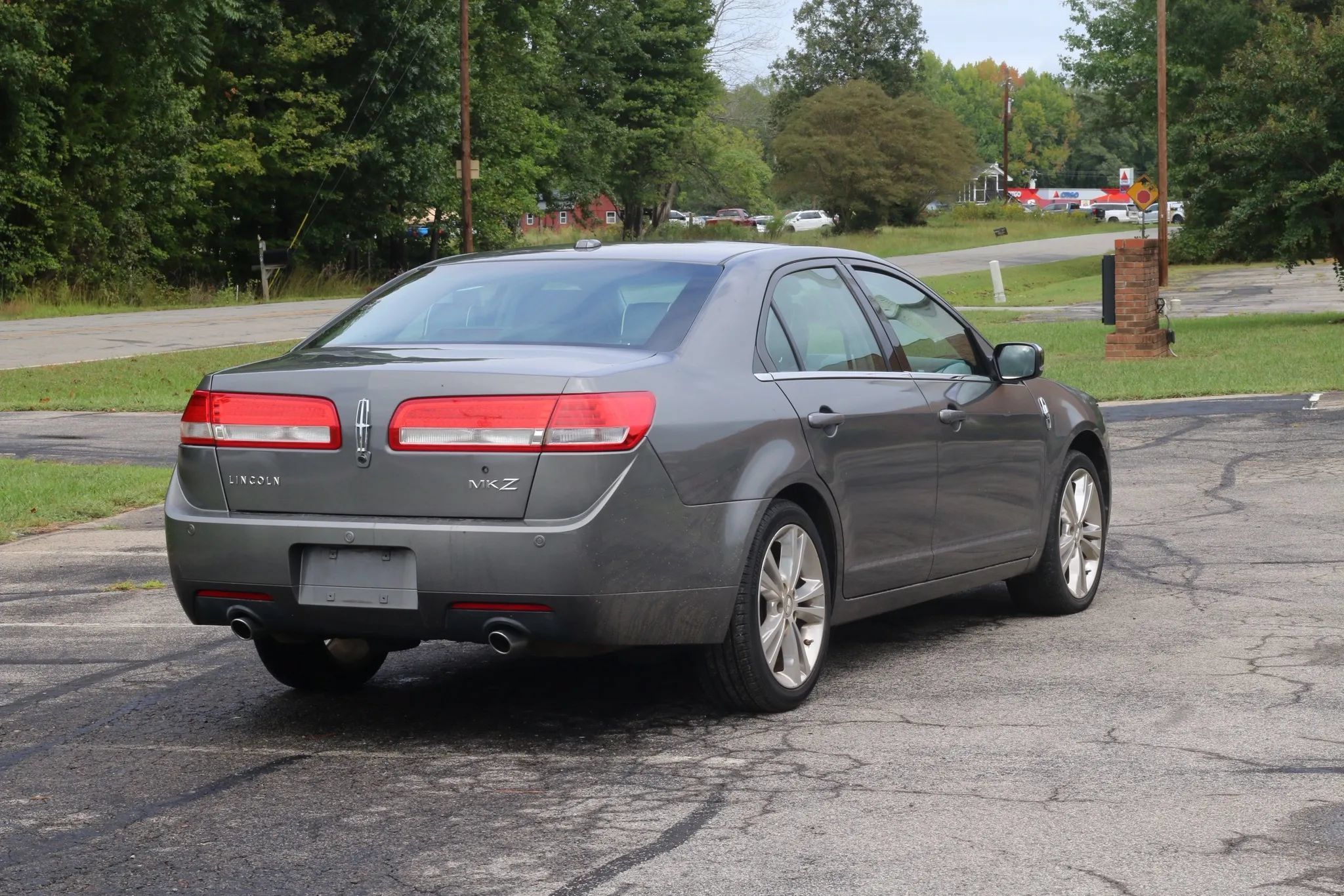 Used 2012 Lincoln MKZ FWD image 4