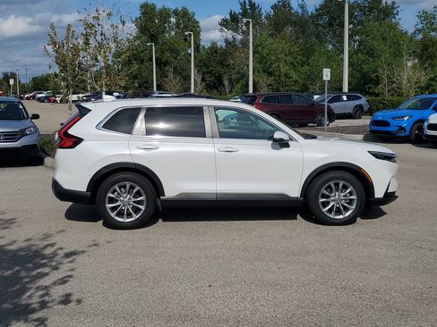 Used 2025 Honda CR-V EX image 3