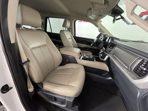 Used 2023 Ford Expedition Max XLT image 35