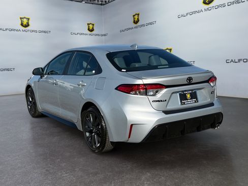 Used 2025 Toyota Corolla SE w/ SE Premium Package image 3