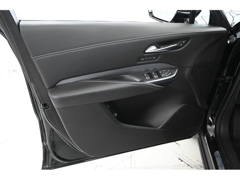 Used 2024 Cadillac XT4 Premium Luxury image 29