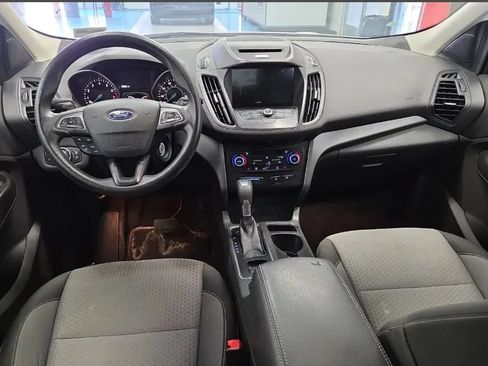 Used 2017 Ford Escape SE w/ Equipment Group 201A AWD/4WD image 18