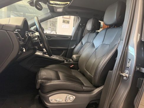 Used 2016 Porsche Macan S image 3
