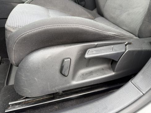 Used 2011 Volkswagen Golf TDI image 24