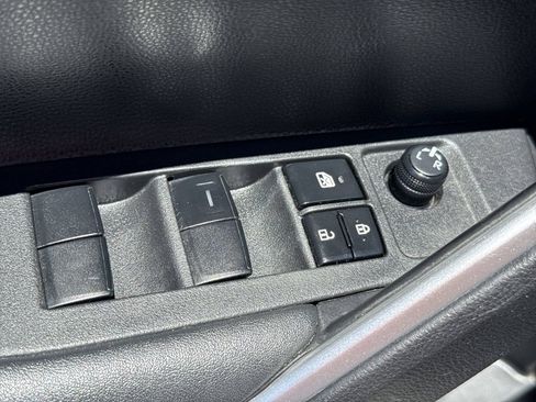 Certified 2022 Toyota Corolla Cross XLE w/ Convenience Package FWD image 15