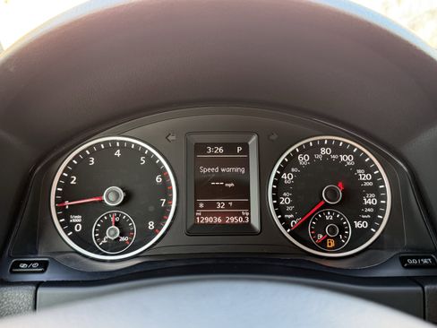 Used 2016 Volkswagen Tiguan S image 17