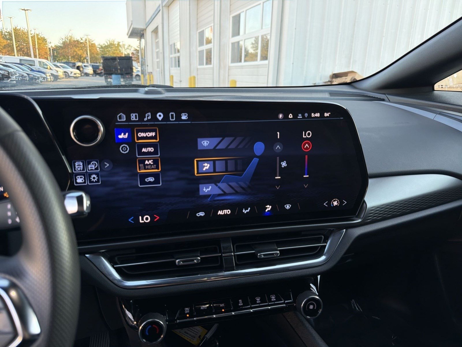 Used 2025 Chevrolet Equinox EV LT FWD image 16