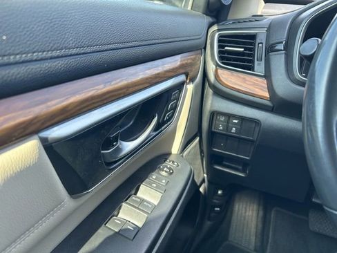 Used 2019 Honda CR-V Touring image 22