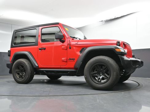 Used 2023 Jeep Wrangler Sport image 23