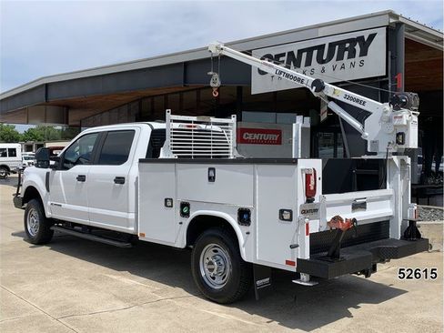 Used 2022 Ford F350 XL w/ Power Equipment Group AWD/4WD image 9