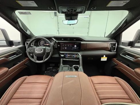 New 2026 GMC Sierra 2500 Denali Ultimate image 3