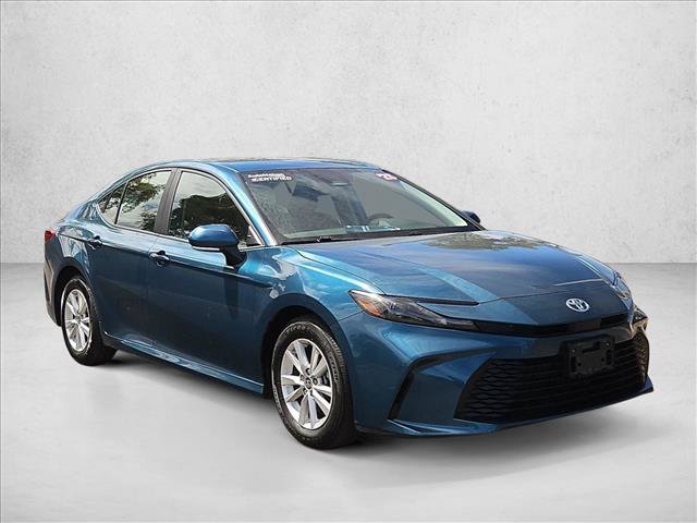 Used 2025 Toyota Camry LE FWD image 3