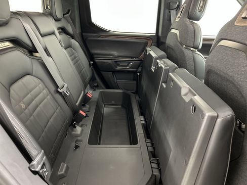 Used 2025 Rivian R1T Premium AWD/4WD image 24