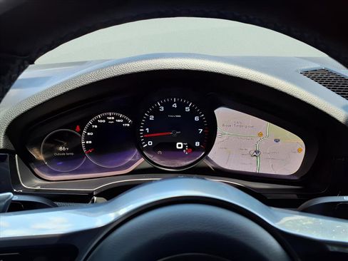 Used 2023 Porsche Cayenne image 15